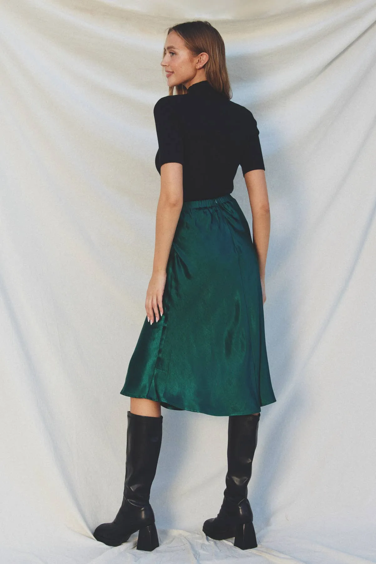 Shayanne Satin Midi Skirt in Green and Blue